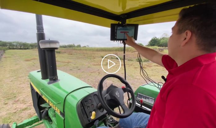 ¡ incredible ! tractor se maneja solo. precision en el campo con autosteerin ¡ incredible ! tractor se maneja solo. precision en el campo con autosteerin