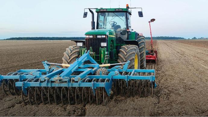 John Deere 8110